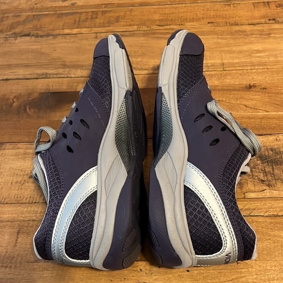 VIONIC sneakers - Picture 7 of 10